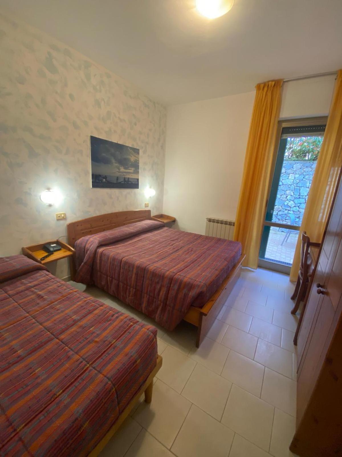 Hotel Rosita Finale Ligure Kültér fotó