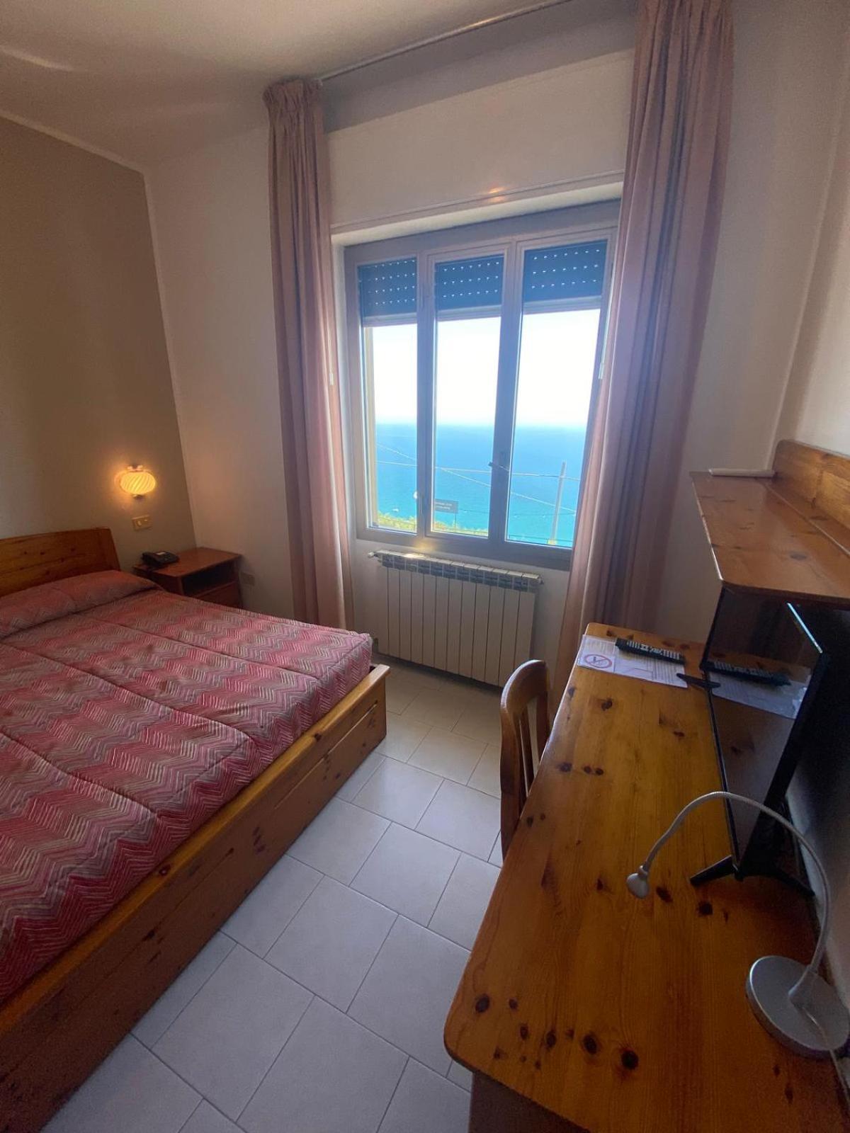 Hotel Rosita Finale Ligure Kültér fotó